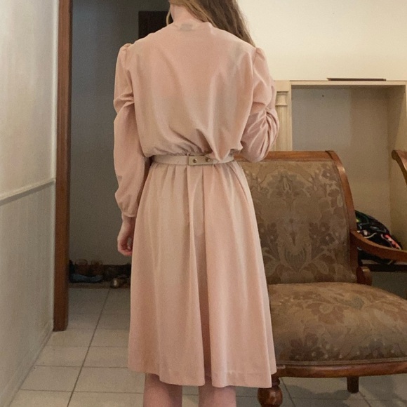 Elegant Beige Lace-Trimmed Dress 1970’s vintage dress - Picture 3 of 4